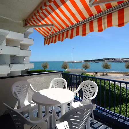 شقة By The Sea With Pool In Spain *