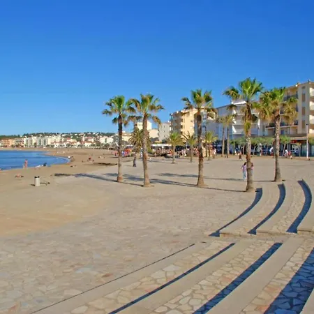 شقة By The Sea With Pool In Spain