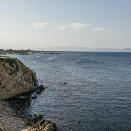 شقة By The Sea With Pool In Spain